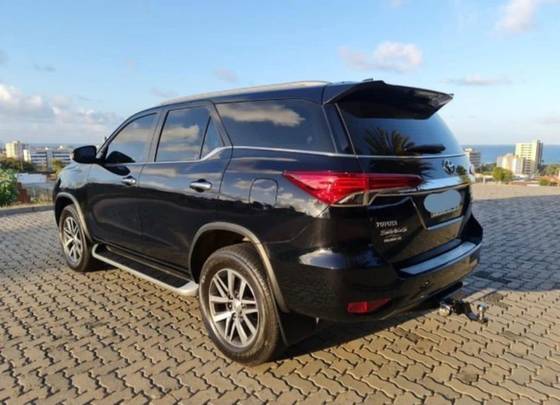 TOYOTA HILUX SW4 2.8 SRX 4X4 7 LUGARES 16V TURBO INTERCOOLER DIESEL 4P AUTOMÁTICO